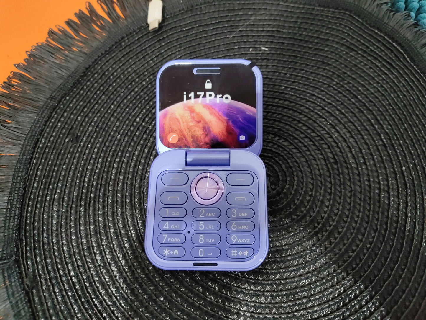 Folding Screen Dual Card Dual Standby 2G Mobile Phone